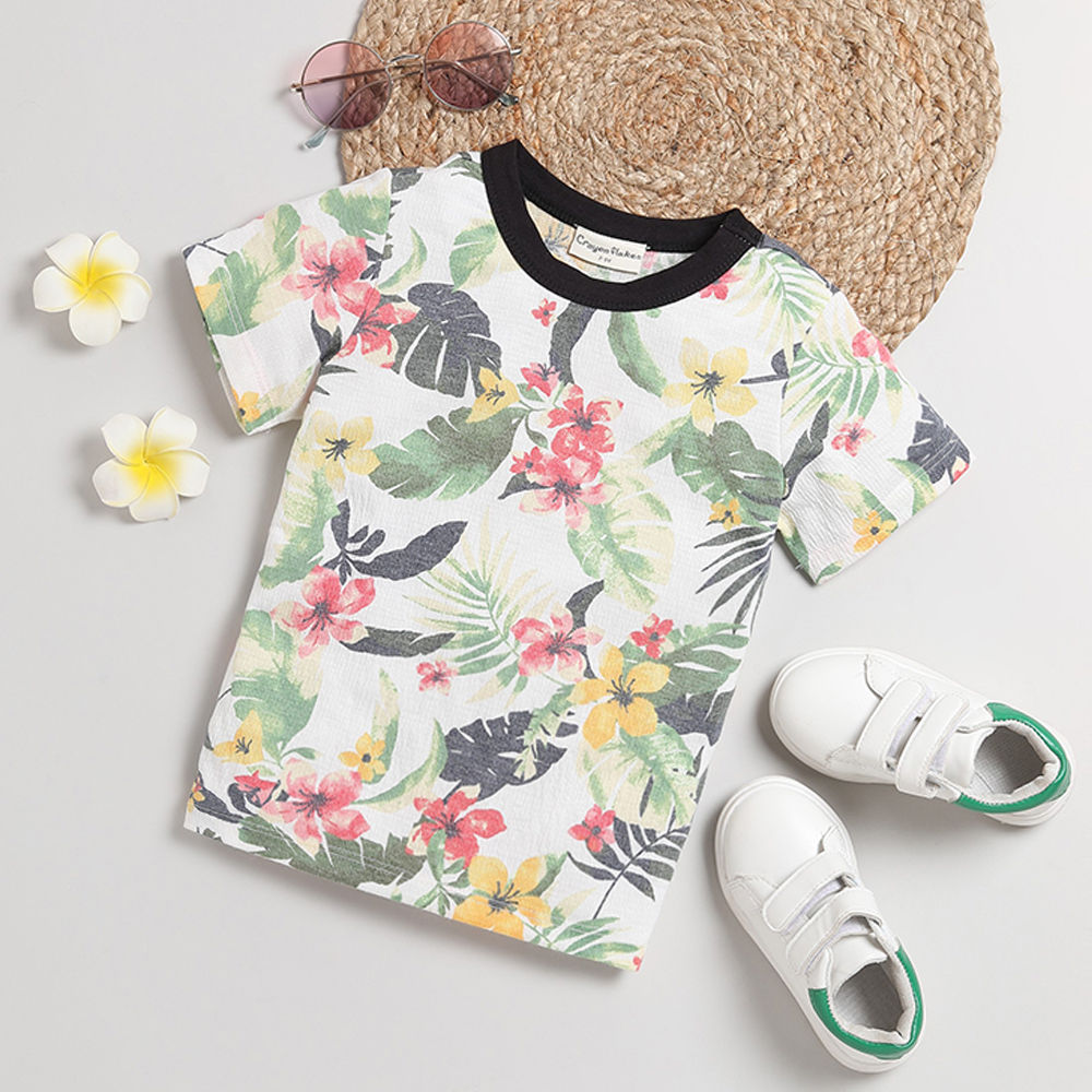 features material 100 cotton fit type regular the actual product 
features material 100 cotton fit type regular the actual product