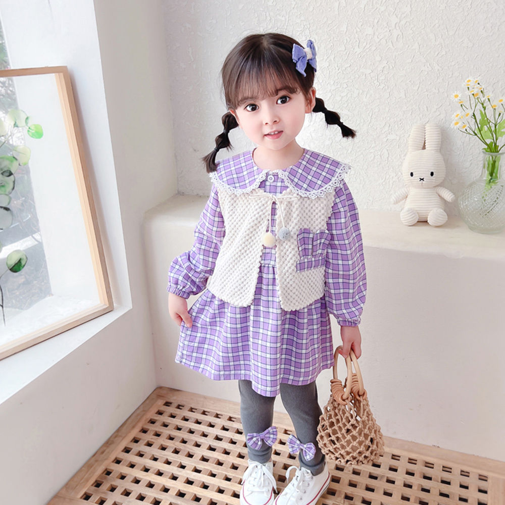 features top material 100 polyester bottom material 100 polyester fit 
features top material 100 polyester bottom material 100 polyester fit