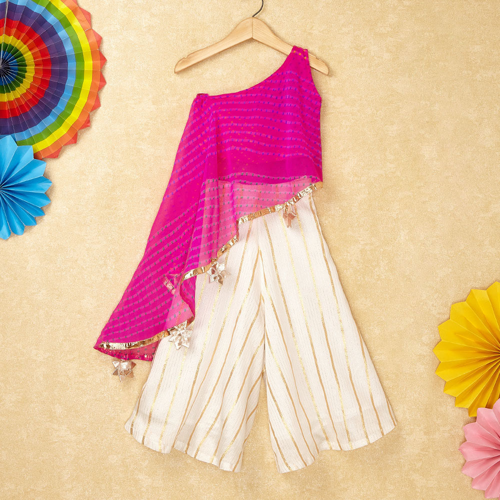 features material georgette and chanderi cotton the actual product may 
features material georgette and chanderi cotton the actual product may