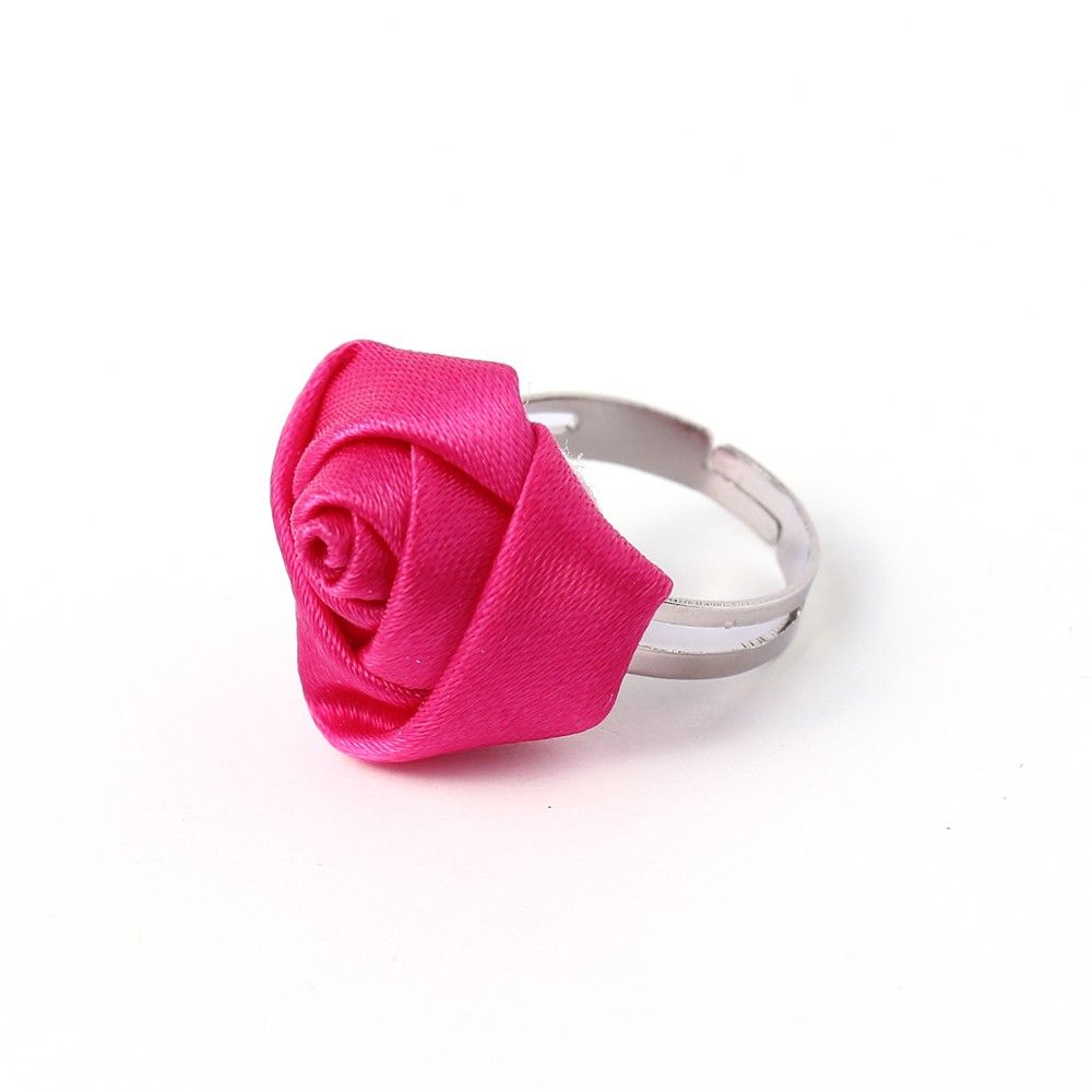 

dress your little girl in this lovely accessories and make