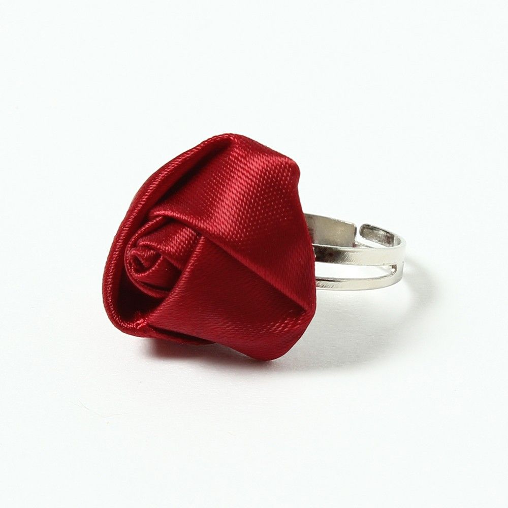 

dress your little girl in this lovely accessories and make