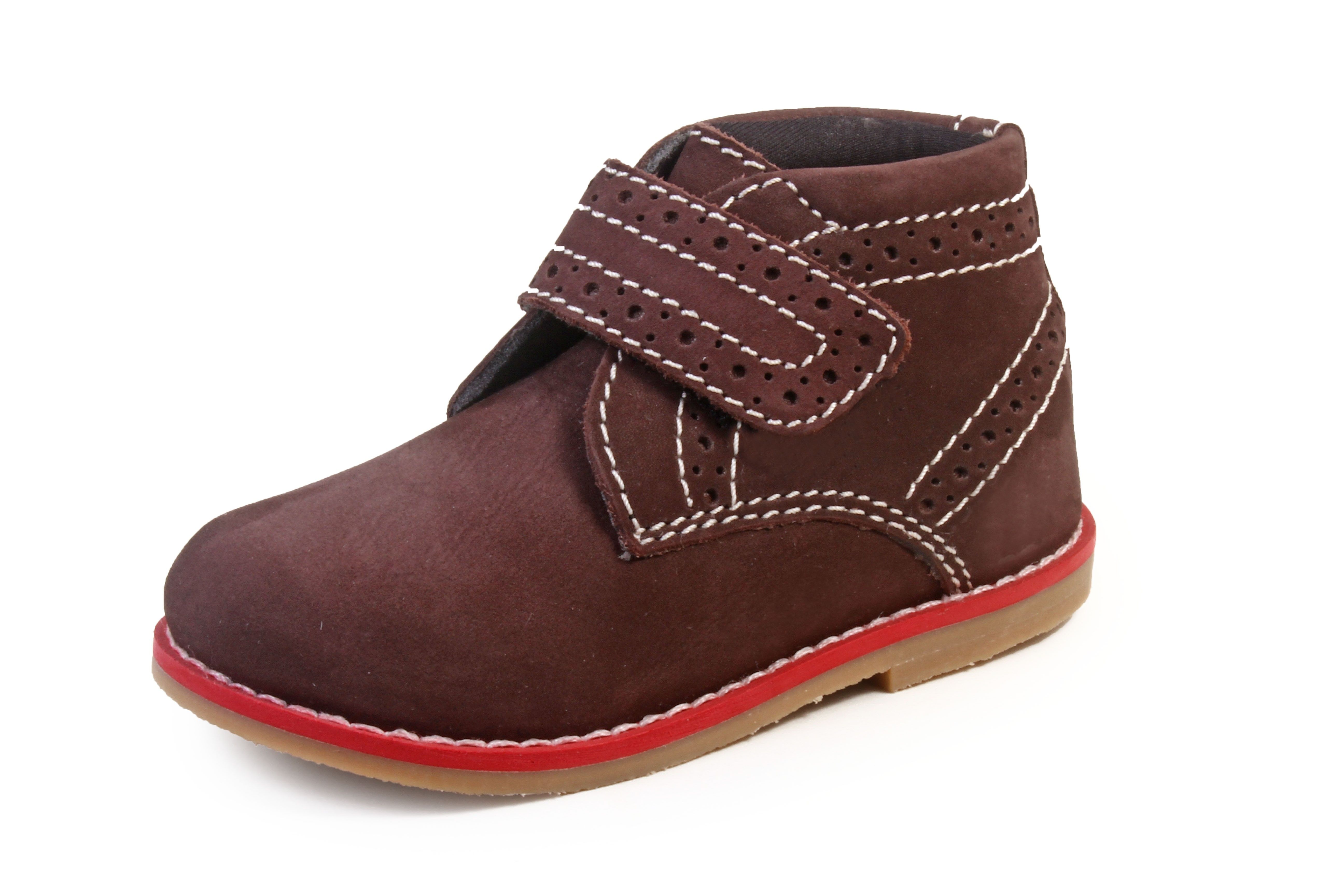 

beanz presents this trendy pair of casual boots for boys