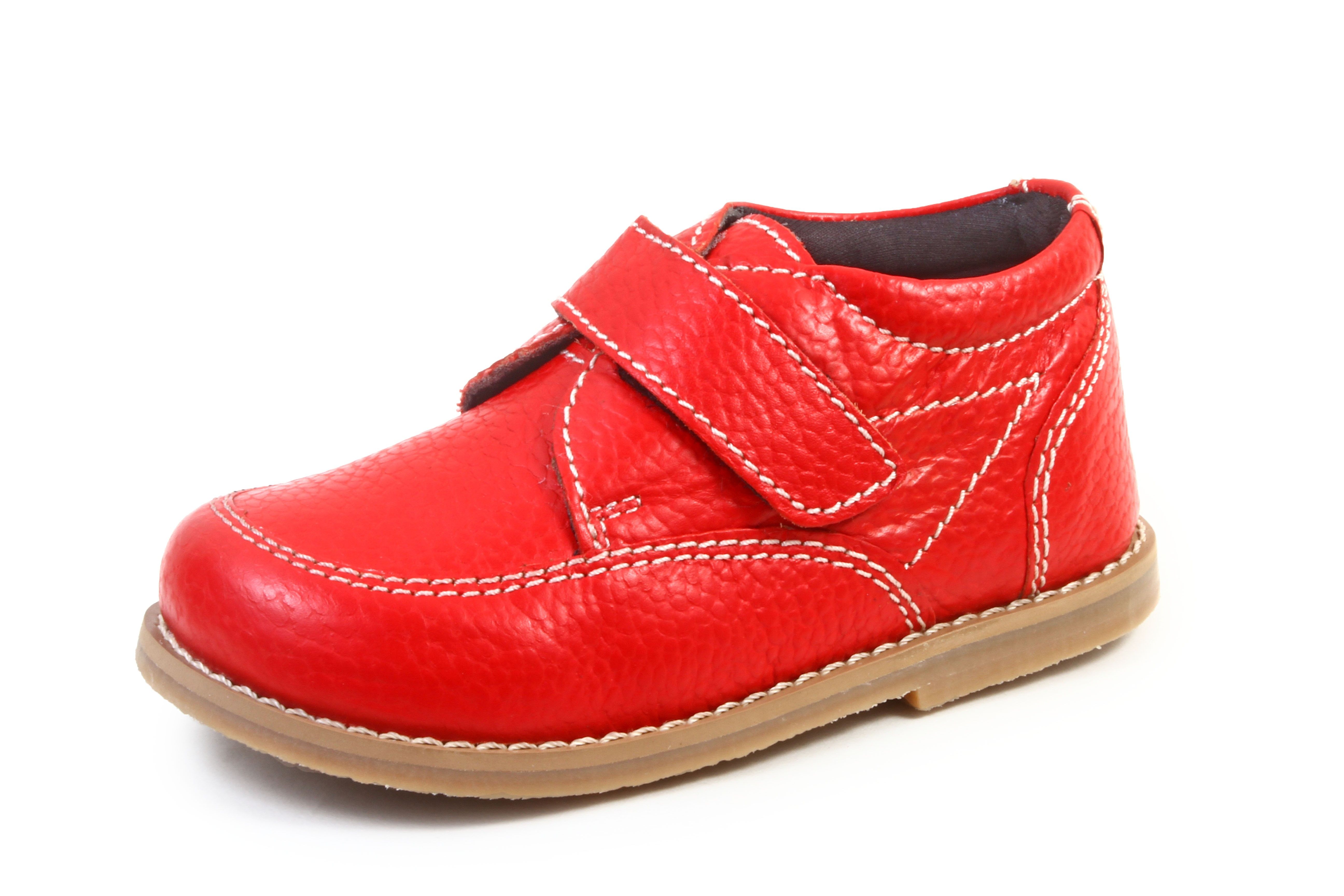 

beanz presents this trendy pair of casual boots for boys