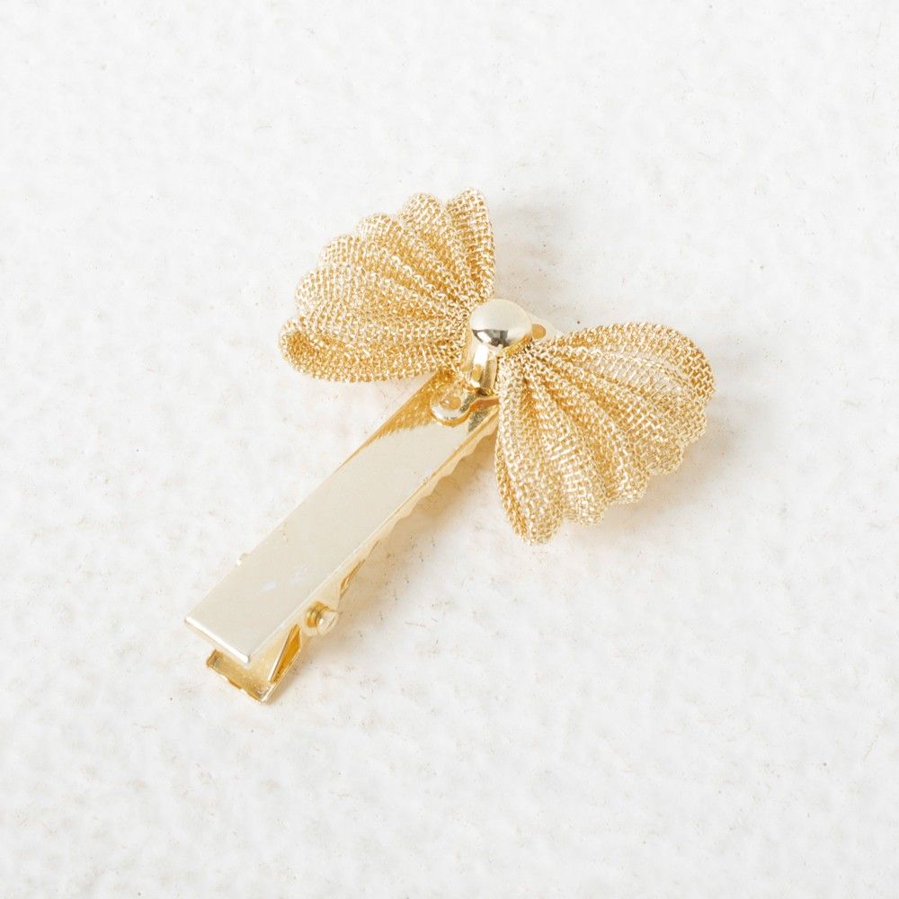 

dress your little girl in this lovely accessories and make