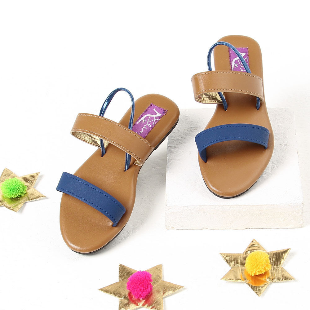 

this pair of sandals is a must have in your