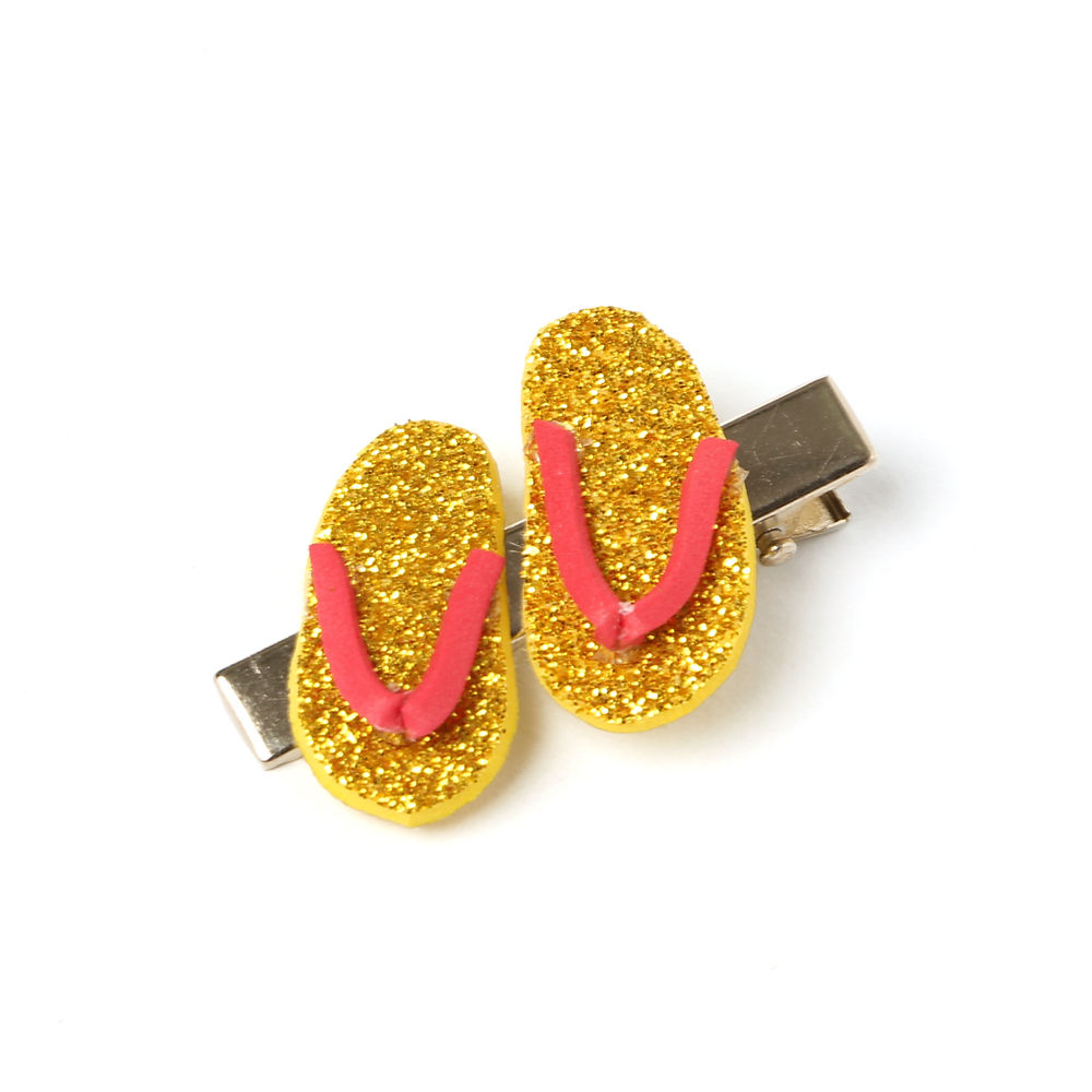 

dress your little girl in this lovely accessories and make