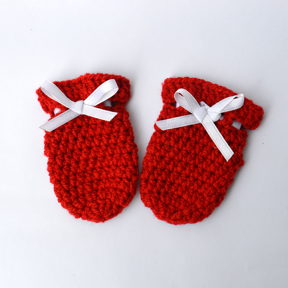 

soft amp gentle knitted mittens set for the little one