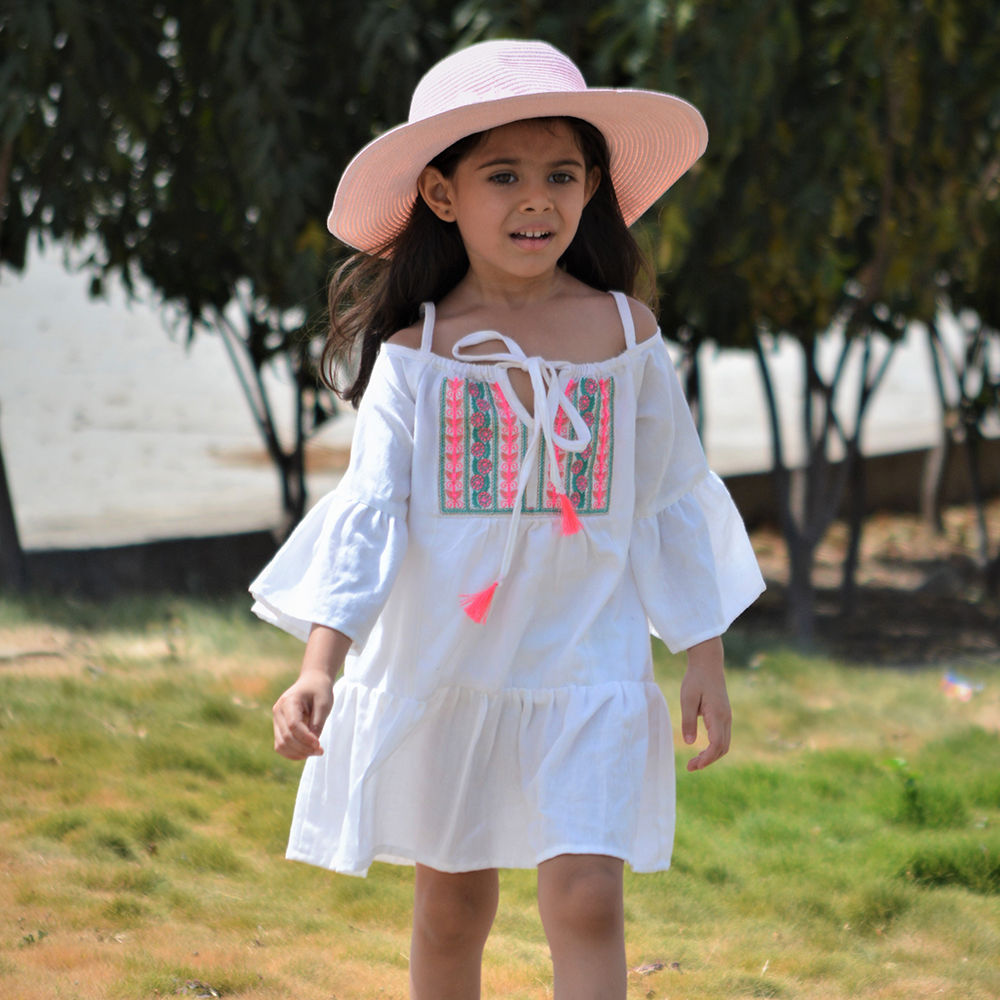 

features fabric linen actual product may slightly vary what s