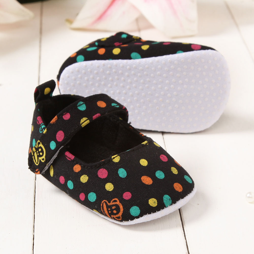 

features upper material faux anti skid the actual product may