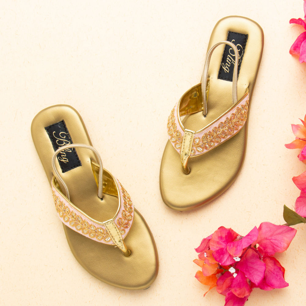

features appealing pattern upper material artificial leather sole material pvc