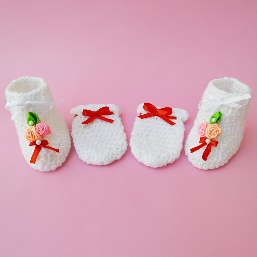 

features age upto 6 months material 100 wool the actual
