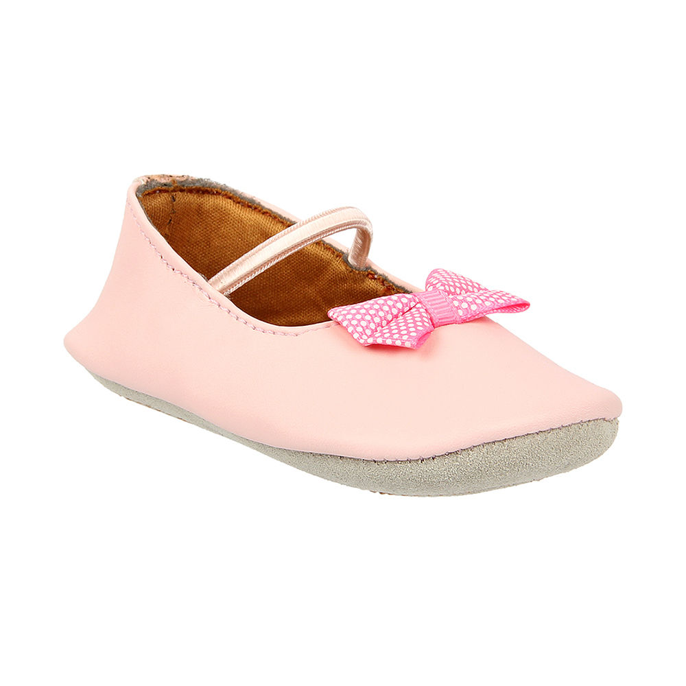 

features fastening slip on material synthetic leather sole material rubber