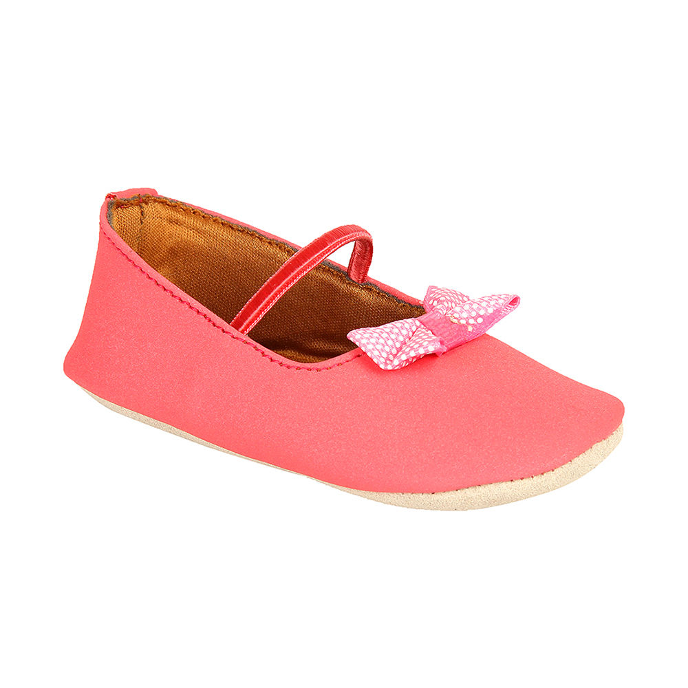 

features fastening slip on material synthetic leather sole material rubber