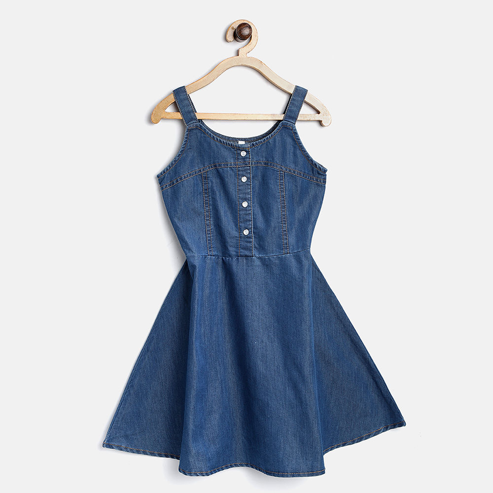 

features fabric denim cotton based actual product may slightly vary
