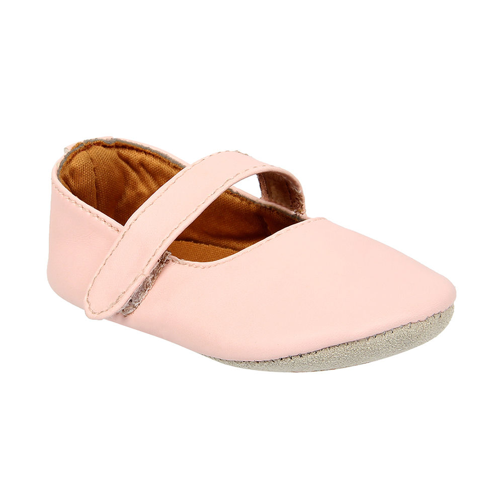 

features fastening strap material synthetic leather sole material rubber the