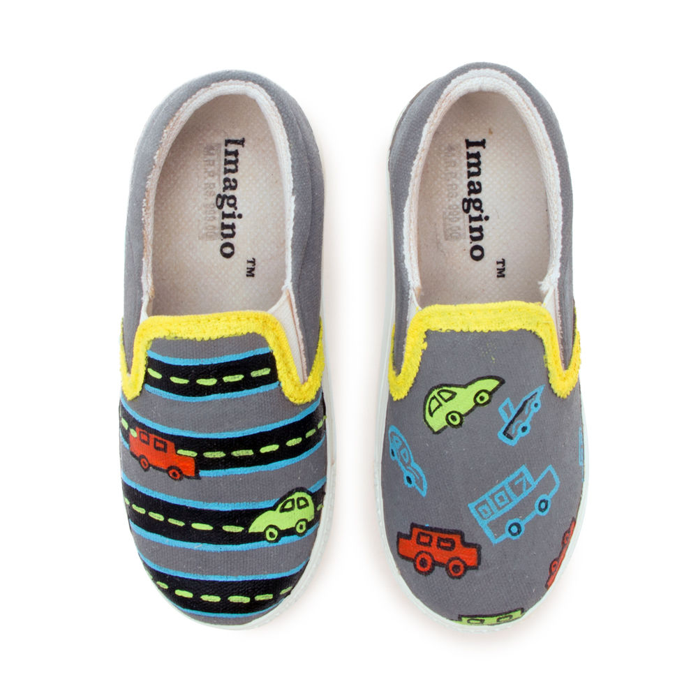 

features upper material canvas sole material rubber the actual product