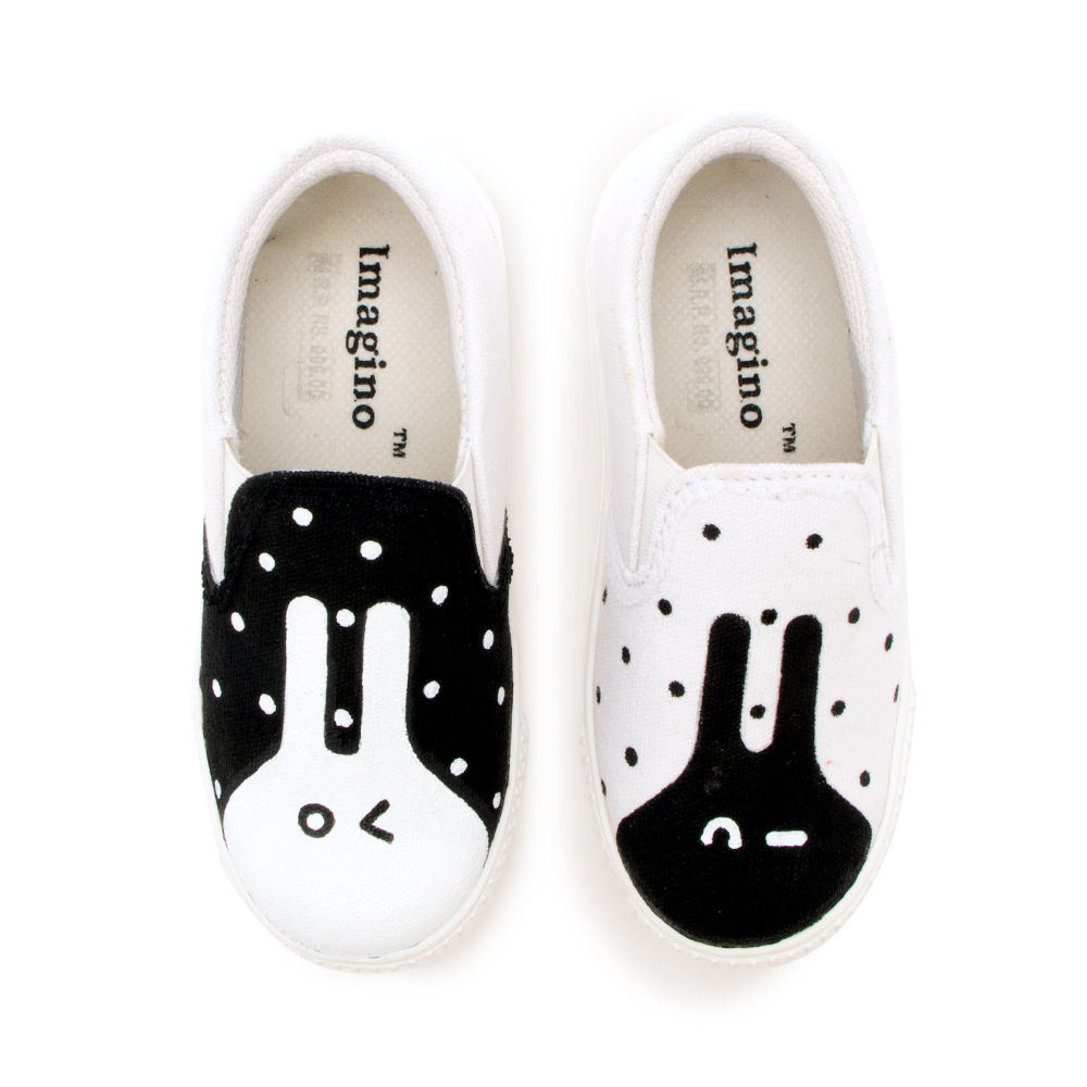 

features upper material canvas sole material rubber the actual product