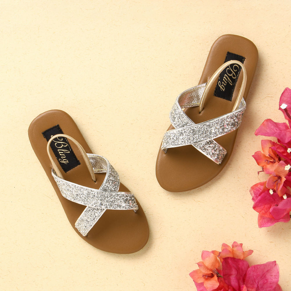 

features upper material artificial leather sole material pvc the actual
