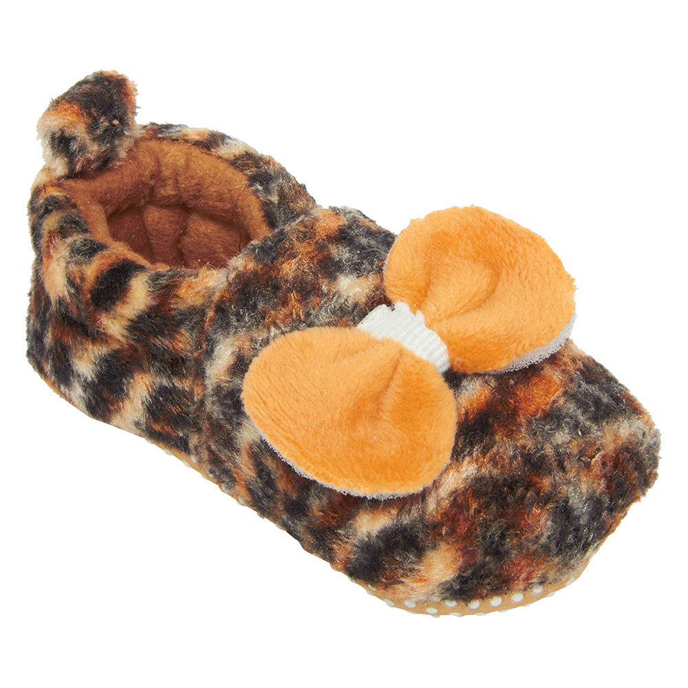 

features upper material woolen sole material fabric the actual product