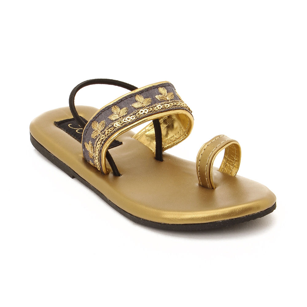 

features upper material fabric sole material pvc the actual product
