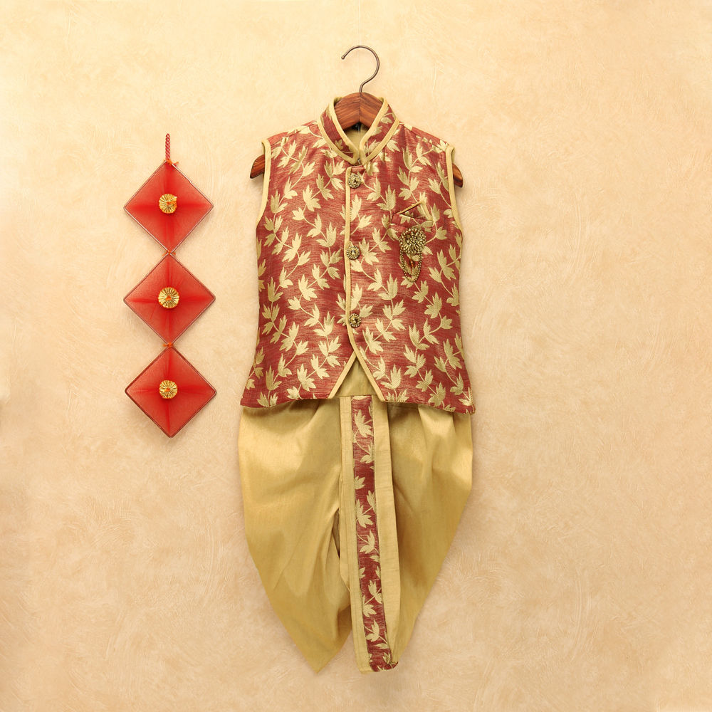 

features fabric silk blend the actual product may differ slightly