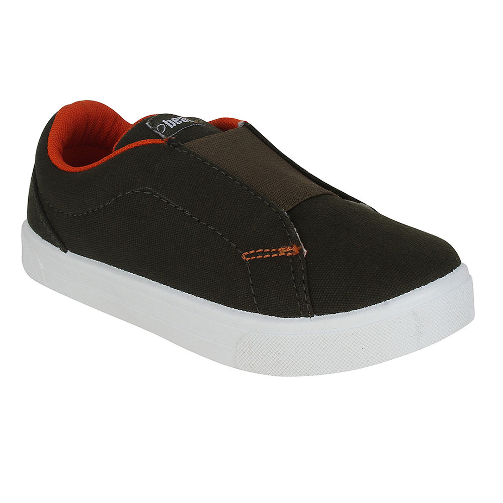 

features fastening slip on upper materiel canvas sole material pvc