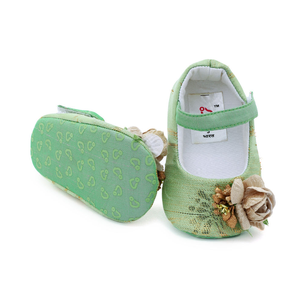 

features inner material cotton outer material textile fabric the actual
