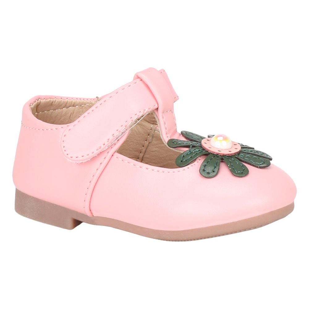 

features upper material faux leather sole material tpr the actual