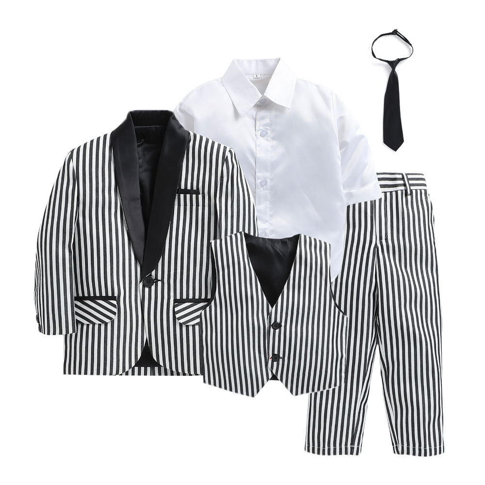 

this coat set of jeetethnics is a stylish wear for