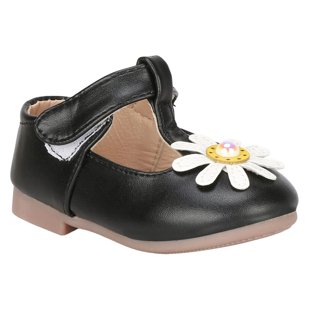 

features upper material faux leather sole material tpr the actual