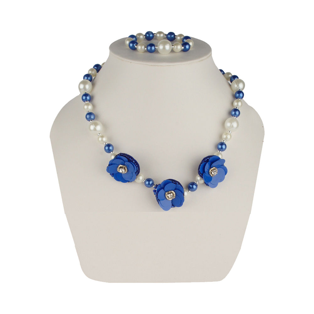 

dress your little girl in this lovely accessories and make