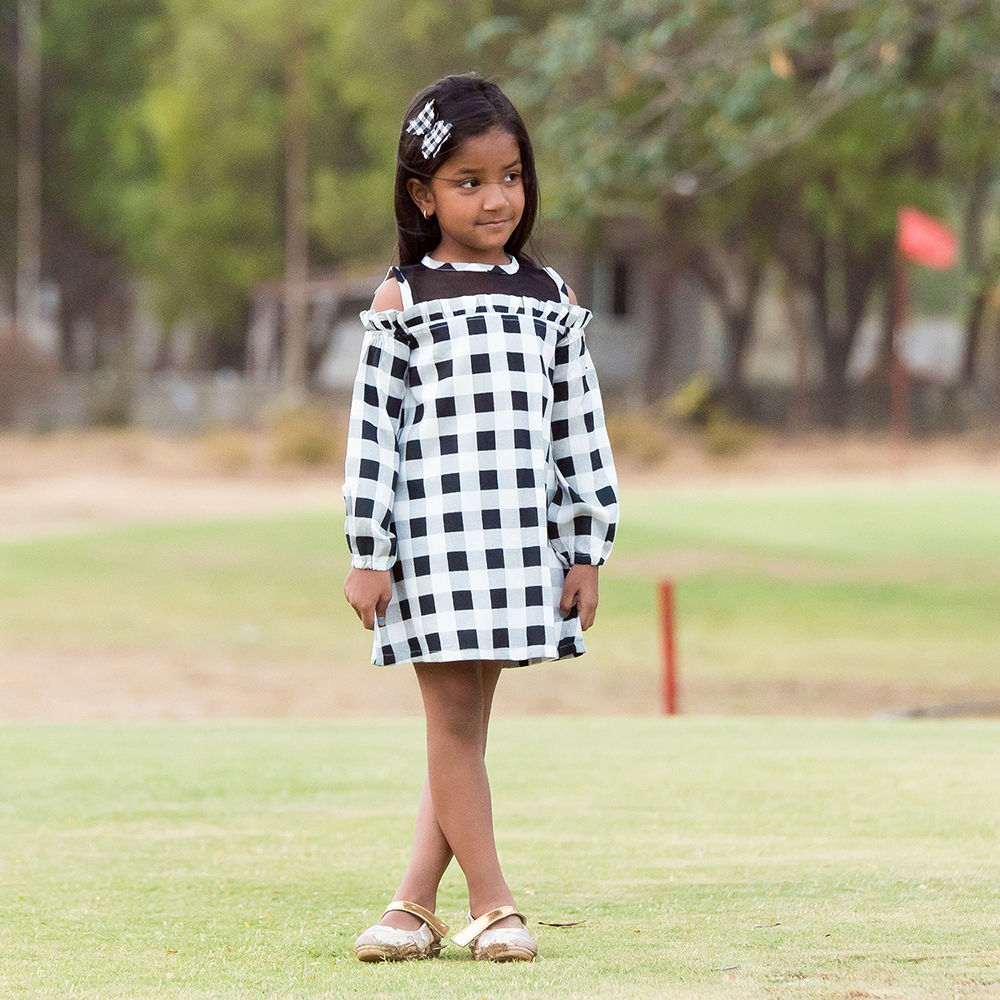 

features material cotton blended the actual product may differ slightly