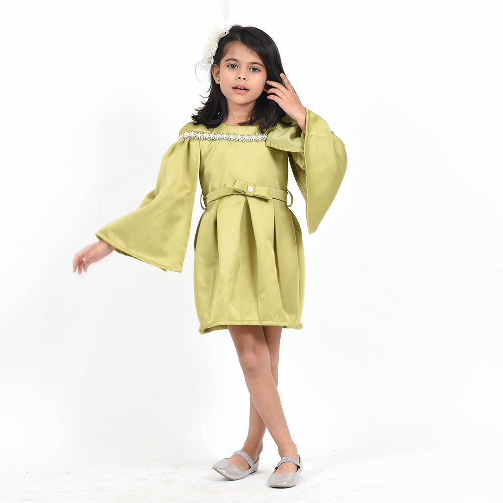 

features material satin the actual product may differ slightly in