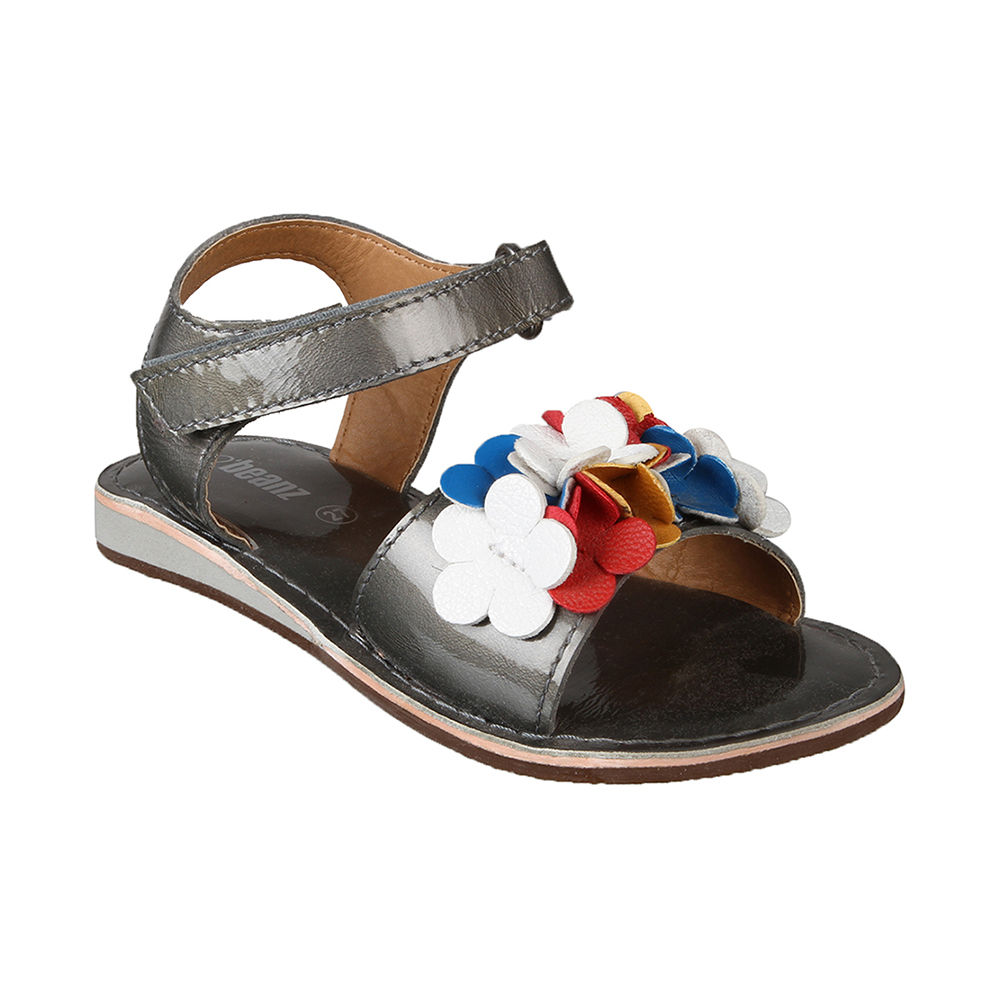 

features upper material leather sole material rubber insole material padded