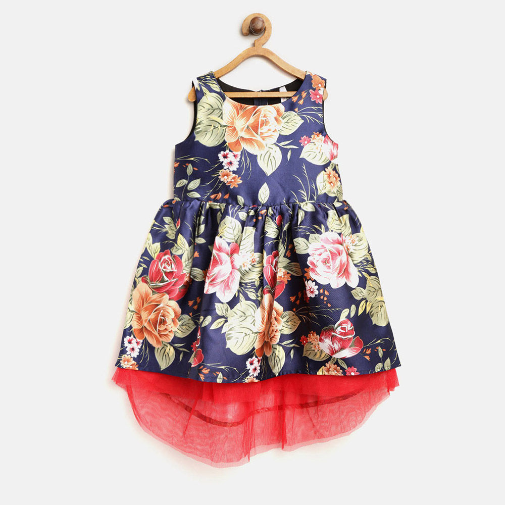 

features material polyester satin with nylon net inset and cotton