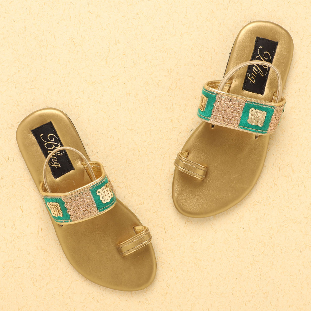 

features upper material fabric sole material pvc the actual product