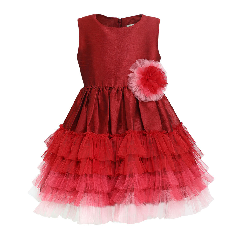 

features material poly dupion lined by 100 cotton with tulle