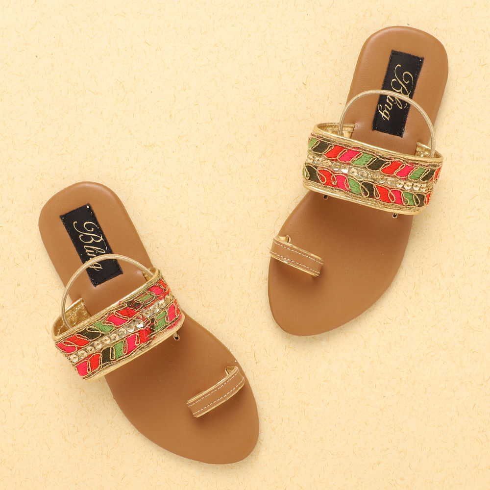 

features upper material fabric sole material pvc the actual product