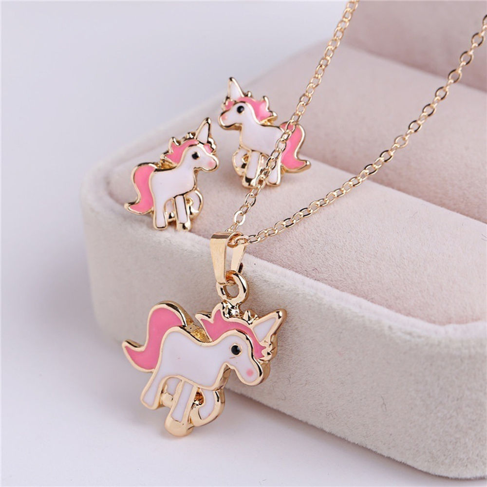 

dress your little girl in this lovely accessories and make