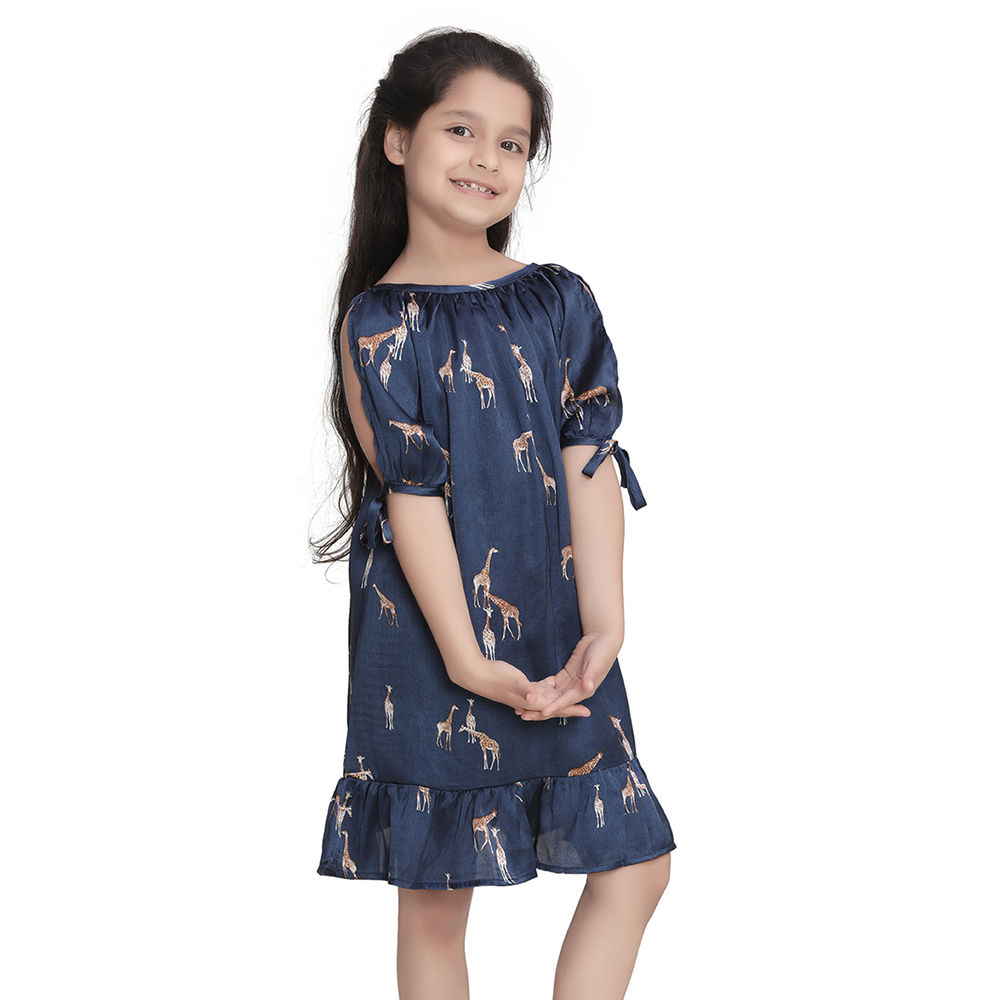 

features bottom material polyester satin the actual product may differ