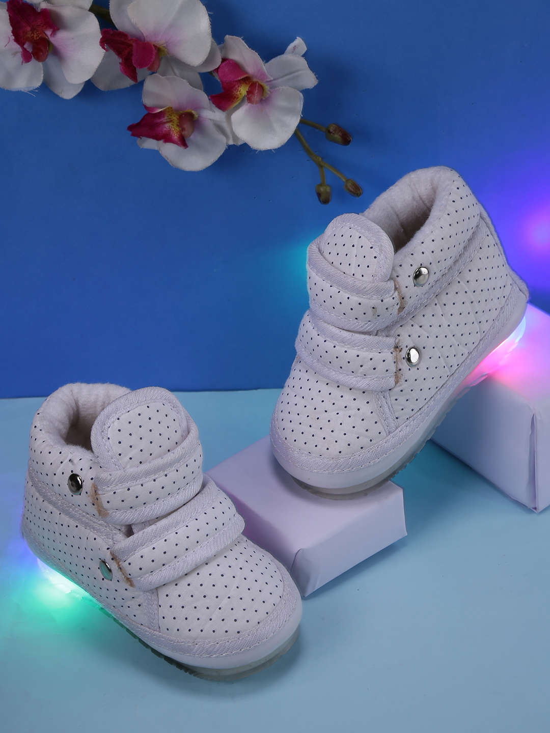 Shop Online Boys White Led Light Shoes With Musical For Baby Girl And Baby Boys at ₹322