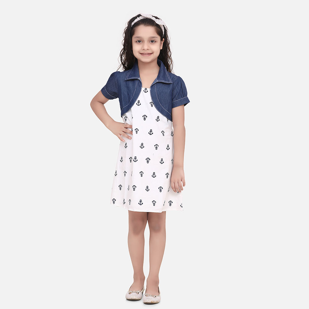 

features fabric polyester denim the actual product may differ slightly