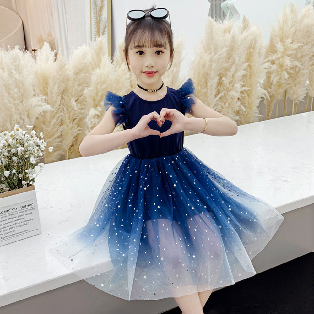 

features material 100 polyester the actual product may differ slightly