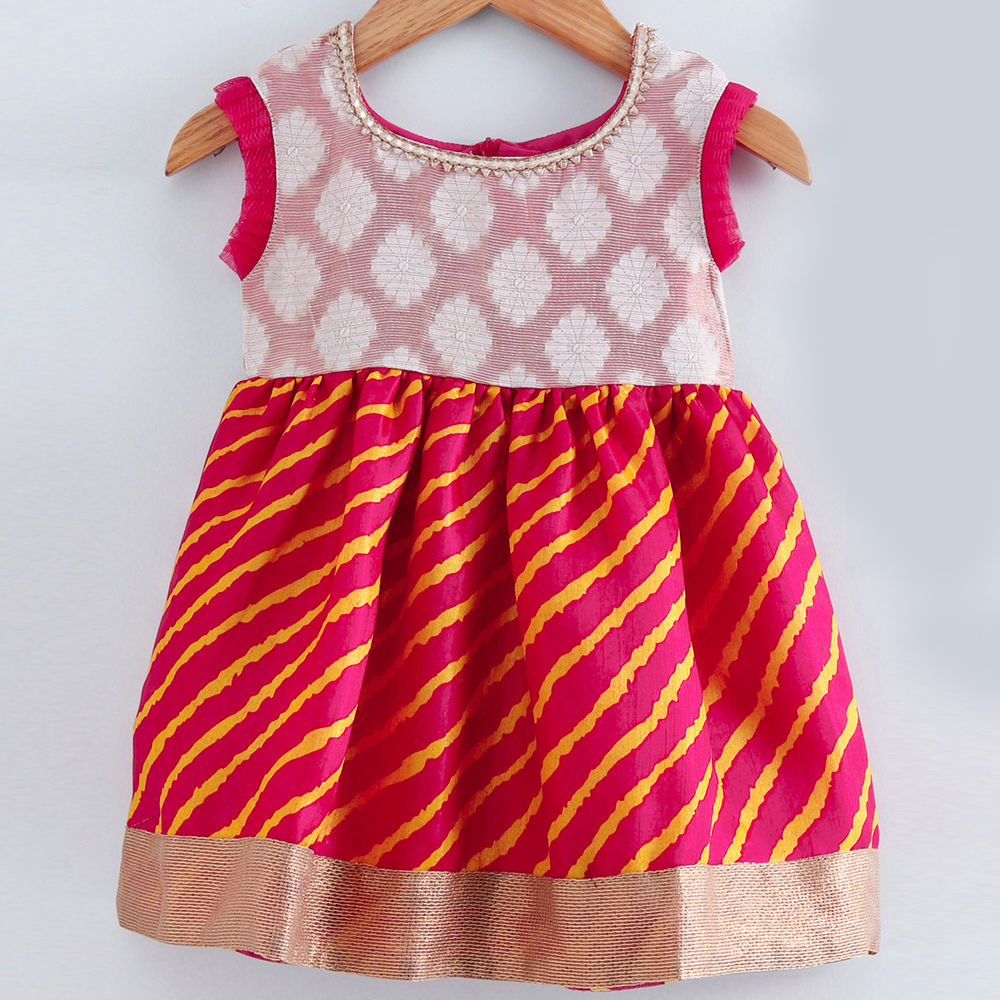 

features material composition 40 cotton and 60 satin the actual