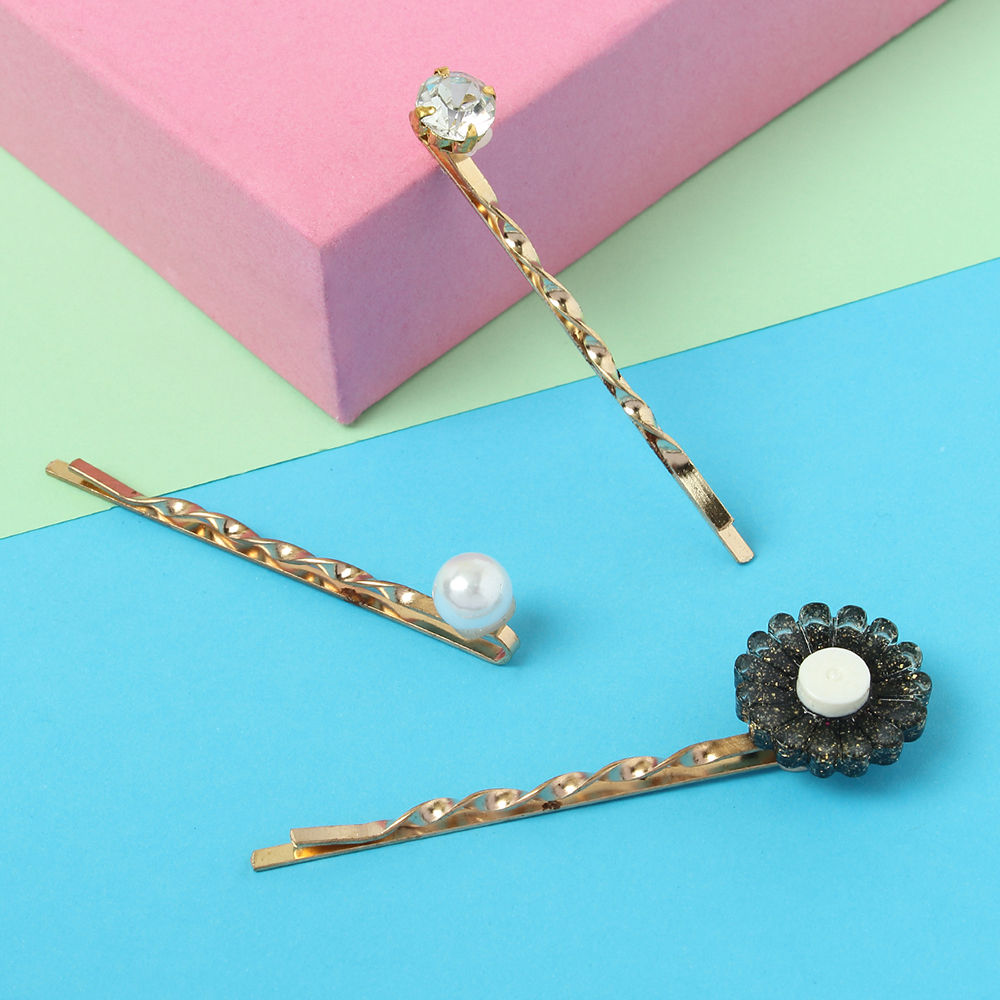 

dress your little girl in this lovely accessories and make