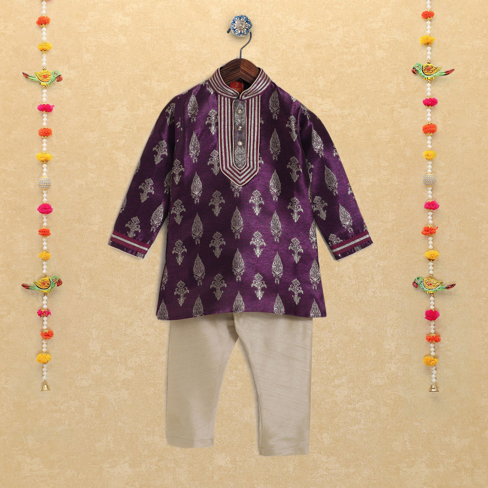 

features material silk blend the actual product may differ slightly