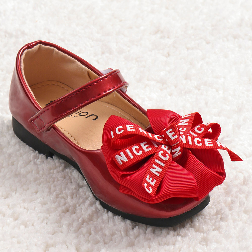 

features upper material synthetic sole material tpr the actual product