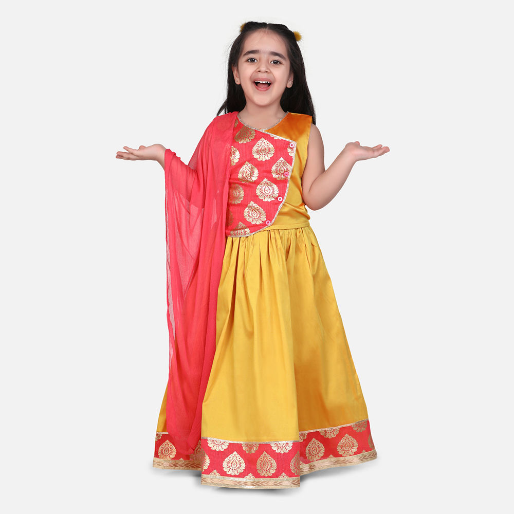 

features material 100 silk blend the actual product may differ