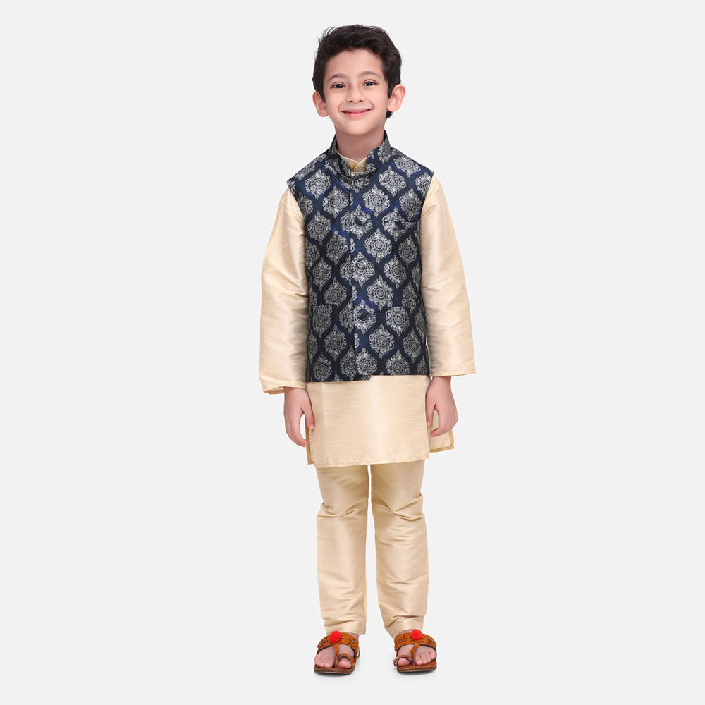 

features material silk the actual product may differ slightly in