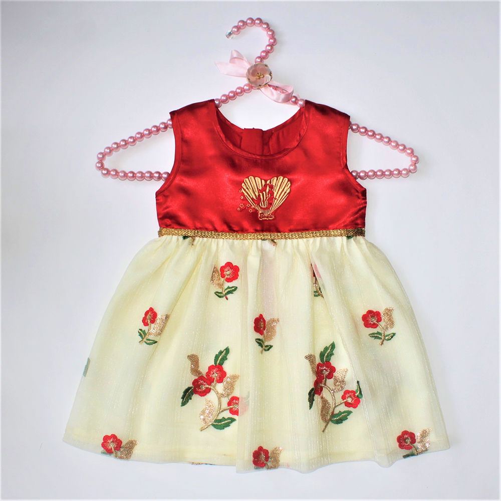 

features material 80 dupion and 20 gorgette the actual product